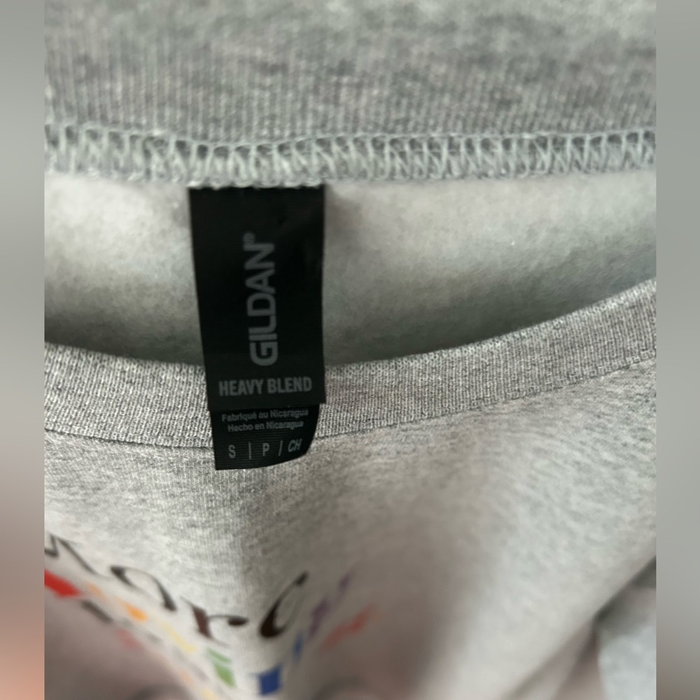 NWOT RAINBOW Crewneck Sweatshirt w/Multicolor POWERFUL Meaningful Saying VIBRANT - Picture 6 of 9